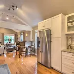 Luxe Lyndon Home Less Than 11 Mi To Dtwn Louisville!