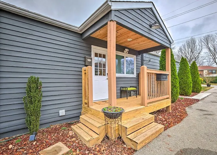 Luxe Lyndon Home Less Than 11 Mi To Dtwn Louisville!
