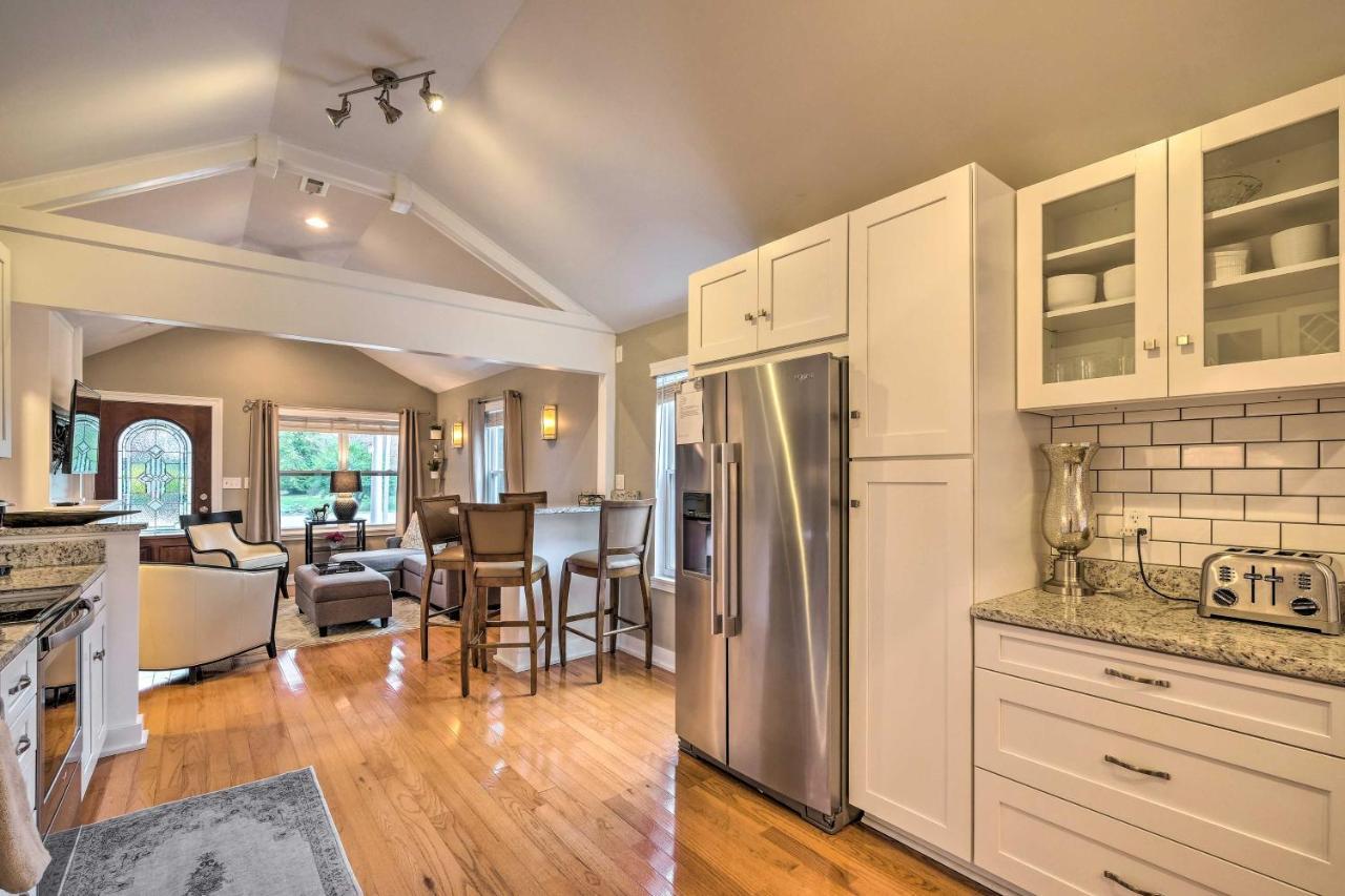 Luxe Lyndon Less Than 11 Mi To Dtwn Louisville! Holiday home Louisville